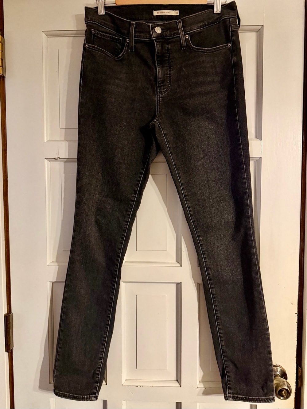 Levi's Women's Skinny Jeans in Washed Black
